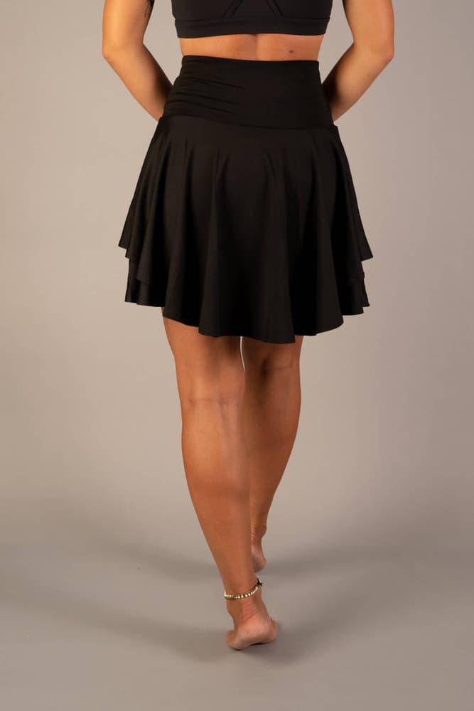 103_05791c2ebc-svart-skjort-med-hoyt-liv-formende-effekt-bara-sportswear_277f9232-1139-40da-ab54-acc1ab6bb21c-full