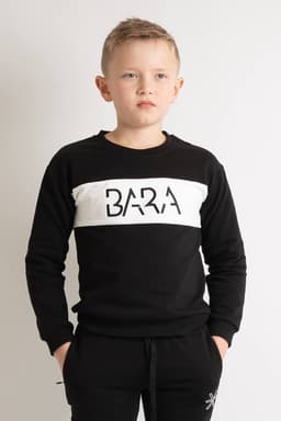 121_b19c904887-kosegenser-barn-svart-hvit-logo-ungdom-bara-sportswear_3c10b5d6-f080-4625-bf18-bf85af28466c-full