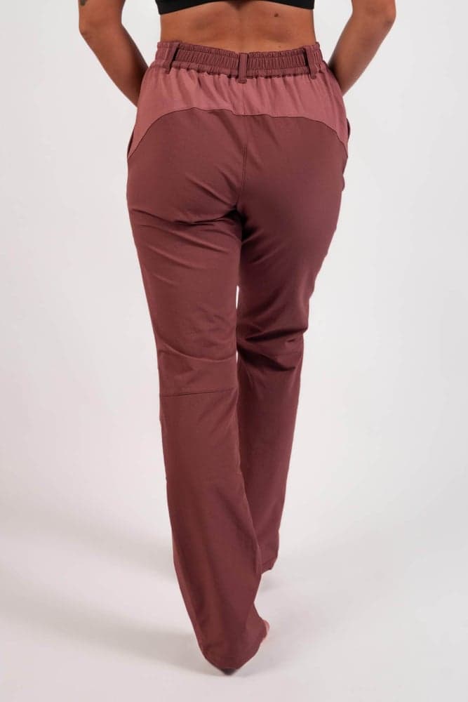 16_cc094c9364-bara-highwaist-maroon-alpine-hiking-pants-full