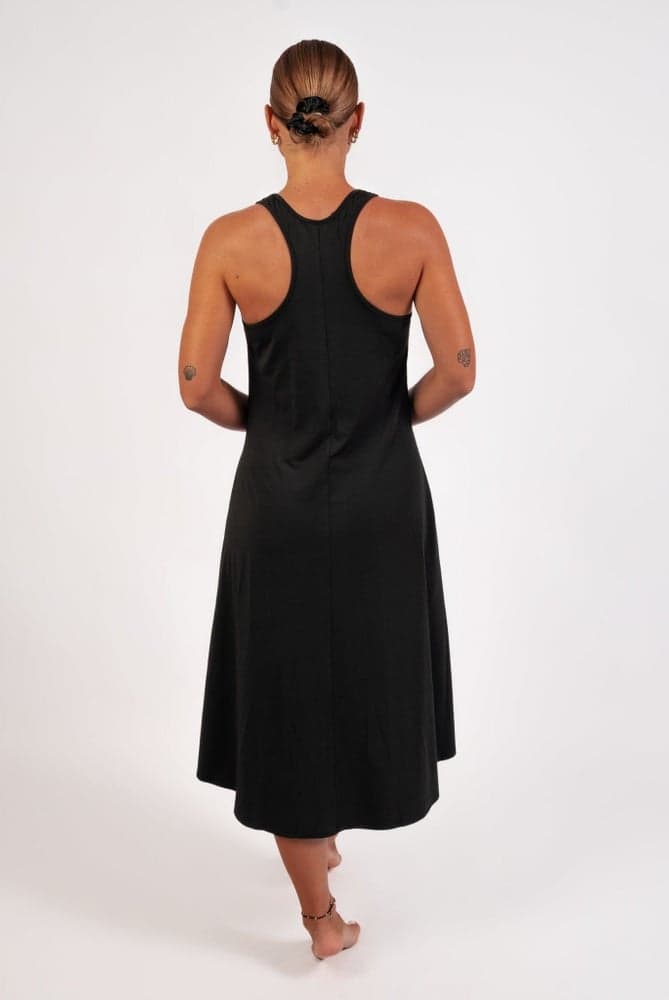 181_8607f96de7-bara-long-black-flowy-dress_jpg_b8403eb4-14b3-469a-bcc7-eeed117aad8d-full