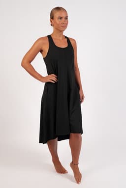 181_a96d7384af-bara-comfortable-black-flowy-dress_6b64f965-ed47-4883-a097-162661499f1c-full