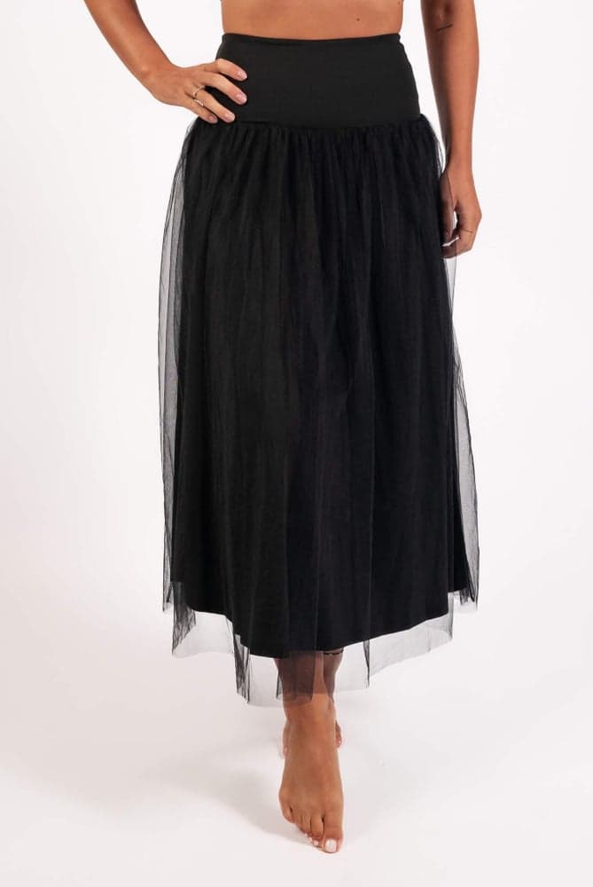 182_552ab1ea5d-bara-pocket-black-maxi-tulle-skirt_f78429c3-2e74-4c8b-a0dc-00c2dcb39c26-full