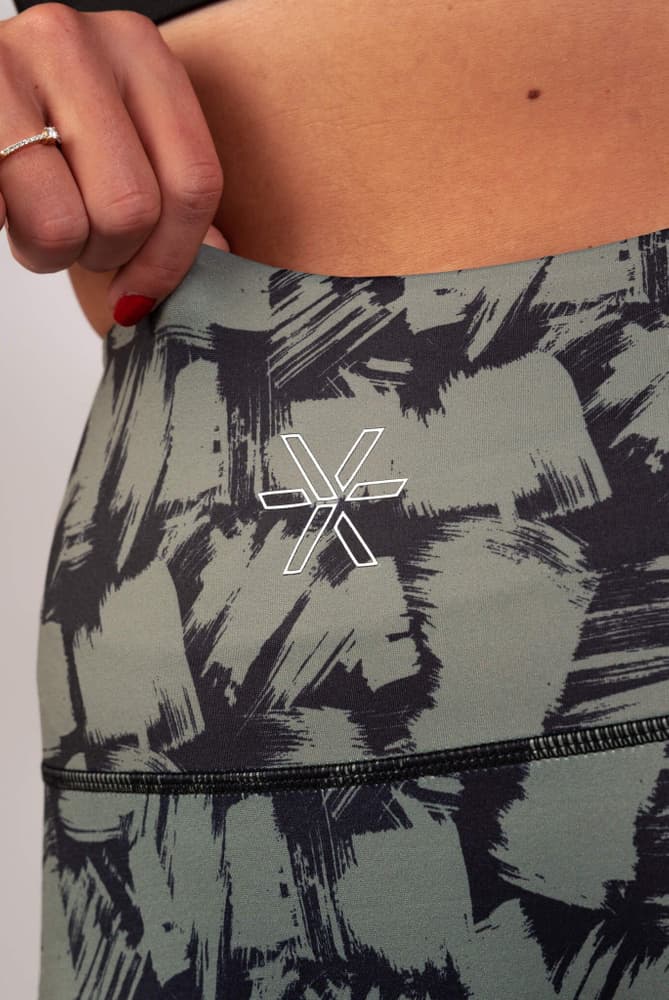 184_b036982e66-bara-shaping-shadow-shape-shorts_90e02003-f3f7-498e-98a5-4c06d6aaffb9-full