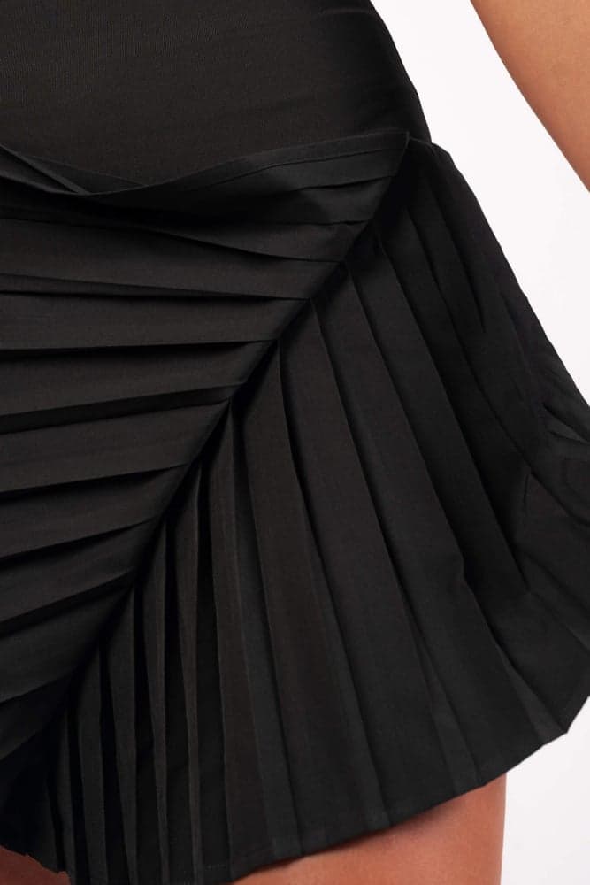 18_ceacd46312-bara-above-knee-black-pleated-skirt-full