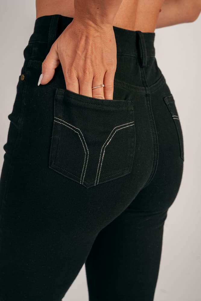 271_495b56bc47-c5-full