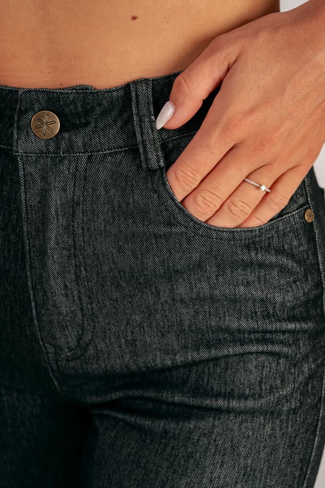 271_ad981c47e9-a4-full