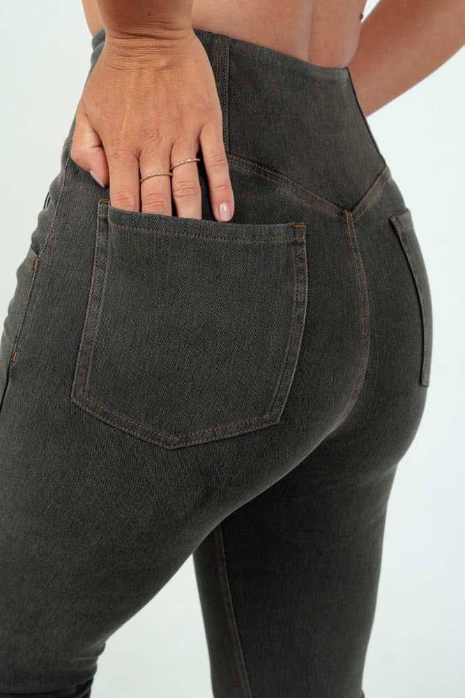 29_46874246a1-bara-comfortable-black-flared-high-waisted-super-stretch-jeans_fd010107-52bb-4d76-9782-76326c4d6b68-full