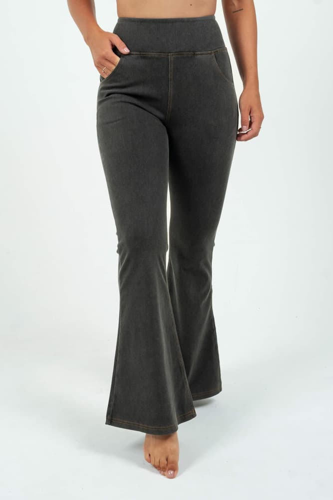 29_bab0d932a7-bara-black-flared-high-waisted-super-stretch-jeans_be4bc298-e327-4441-b4e8-d6fa97ac9ed2-full