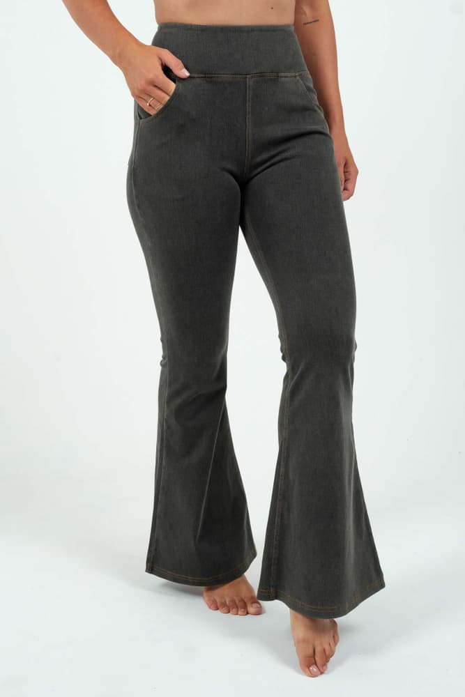 29_fff8c6a29f-bara-pocket-black-flared-high-waisted-super-stretch-jeans_dc95f7b3-2315-43dc-87cc-561b9764ec4c-full