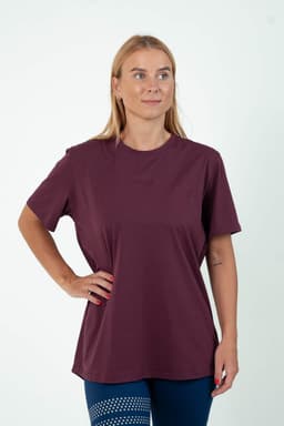 30_4be938f57e-bara-wine-relaxed-t-shirt_ffa381c8-3cf4-4c47-a639-f9e49017b531-full