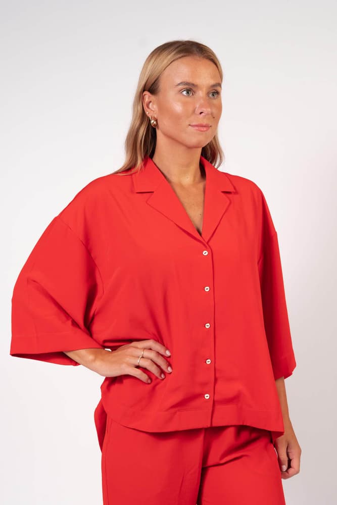 40_67137f34ea-bara-pysjamas-top-red_f2b284cd-320d-4898-9997-1afaa1730ab0-full