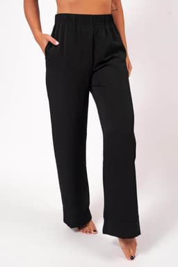 41_d06b4f572d-black-pysjamas-pants-bara_28ca1e30-9aee-48b5-b153-67f125f44bb1-full