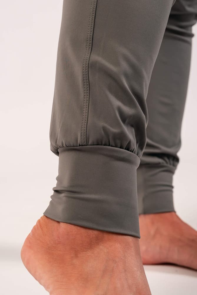 44_a26521eb91-bara-grey-lotus-jogger-detail-full