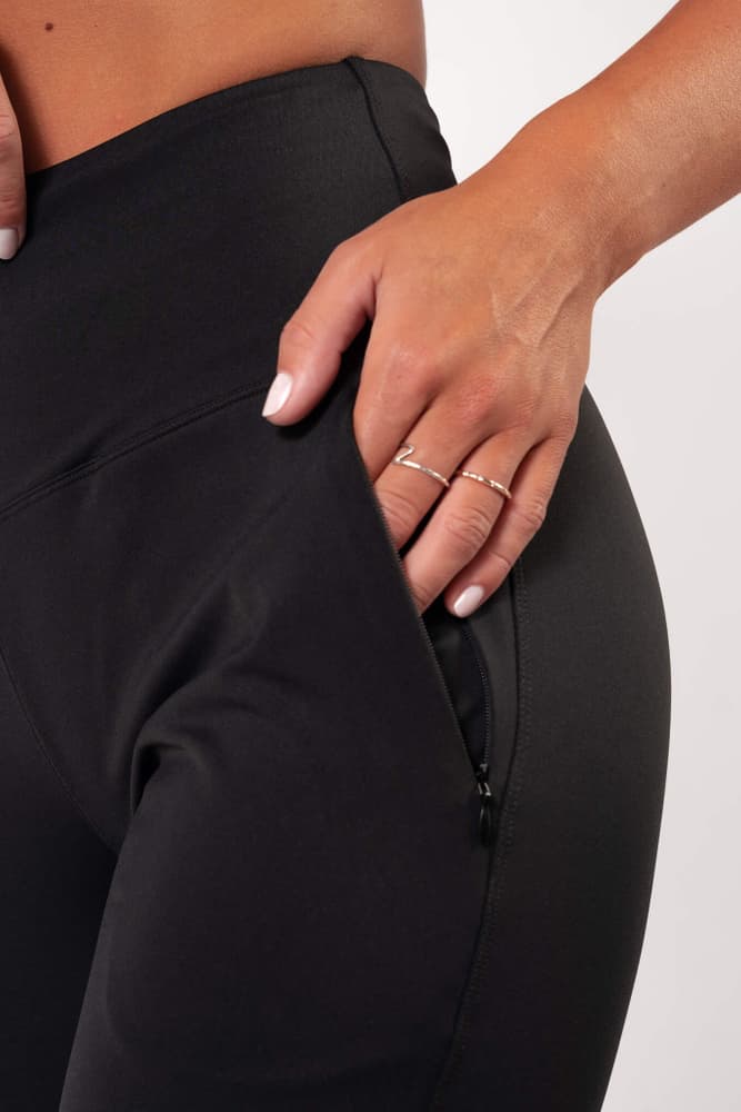 44_d41a17081d-bara-pocket-lotus-jogger-black_187541ee-c1aa-4c9d-804f-625563fa7c74-full